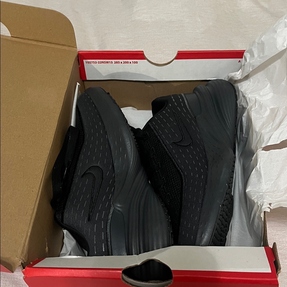 Nike Boys Black Sneakers
